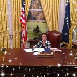 Meet your Posher, Laura